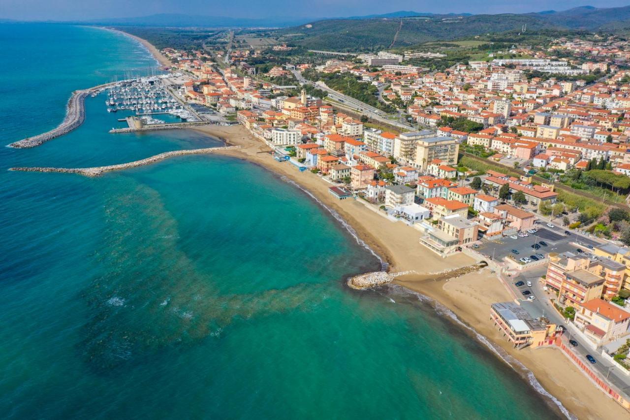 Casa Myconis 68Mq A Due Passi Dal Mare Di San Vincenzo Apartment Bagian luar foto