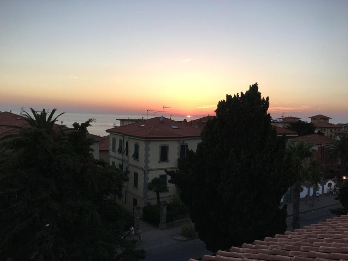 Casa Myconis 68Mq A Due Passi Dal Mare Di San Vincenzo Apartment Bagian luar foto