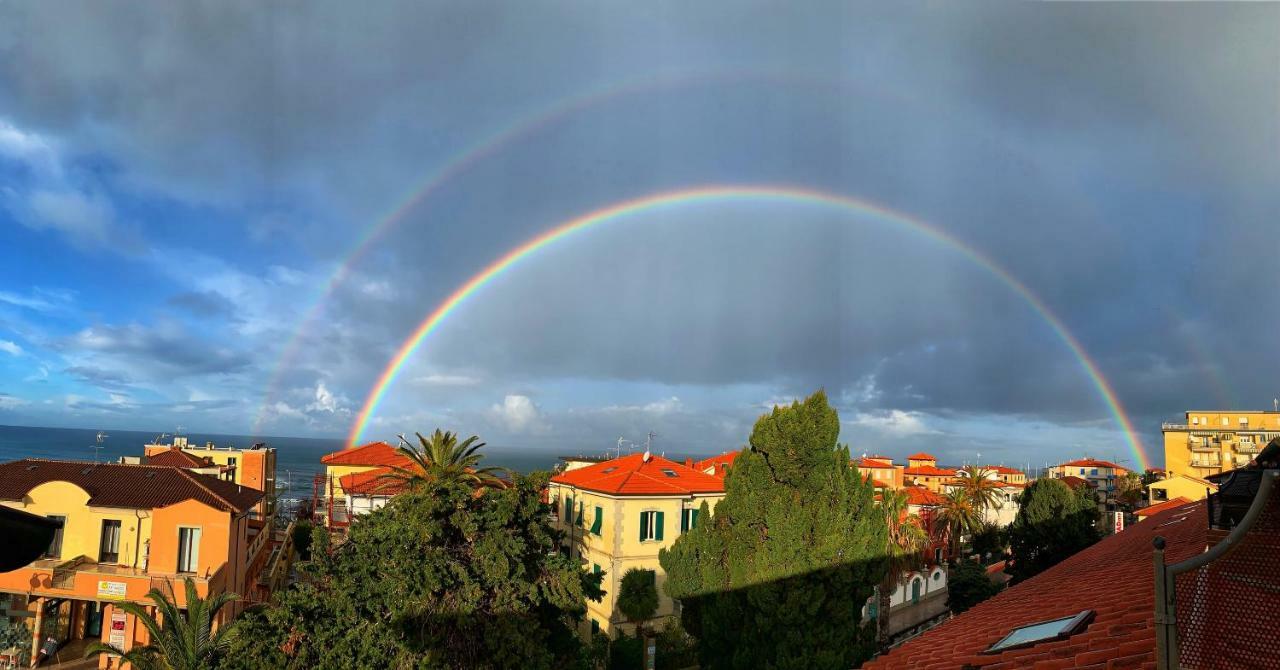 Casa Myconis 68Mq A Due Passi Dal Mare Di San Vincenzo Apartment Bagian luar foto
